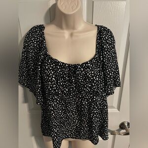 URBAN Romantics Black and White , Empire Waist Top, Open Back, Size Large